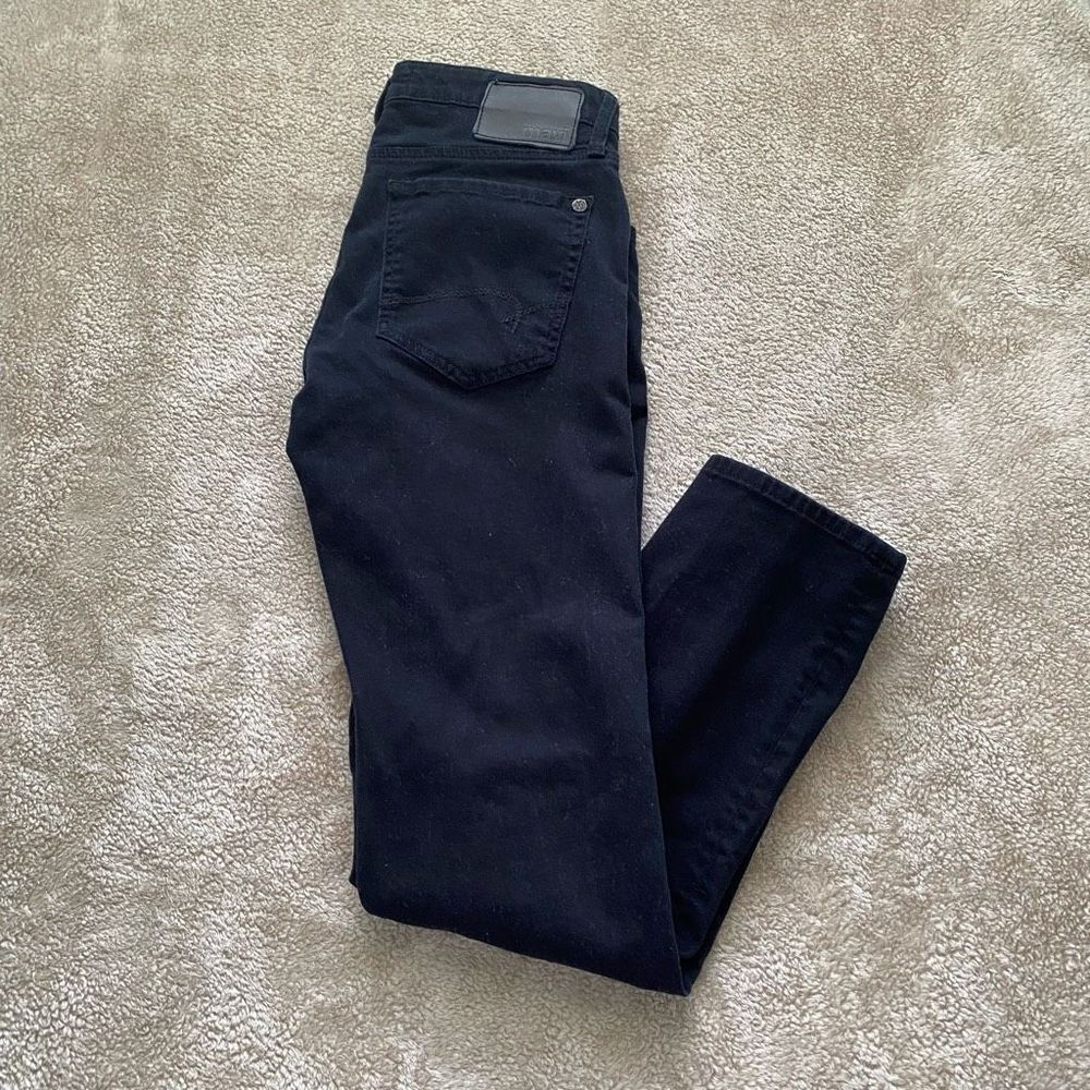 MAVI Jeans Black Men’s Zach Straight Leg Jeans 97% cotton!!  Inseam is 32